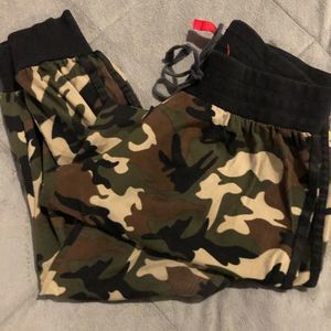 𝅺KISS Juniors M Joggers Camouflage